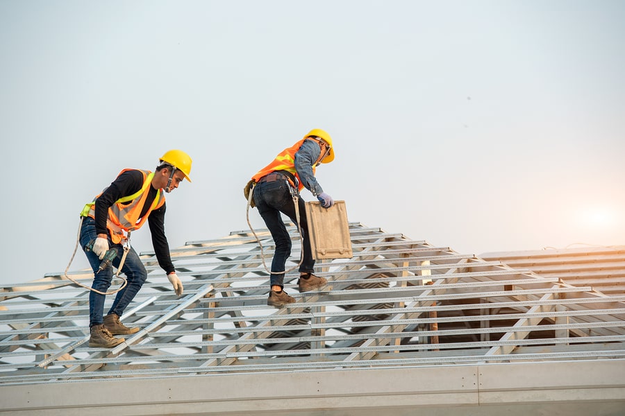 Working with a Licensed vs. Unlicensed Roofer in Florida